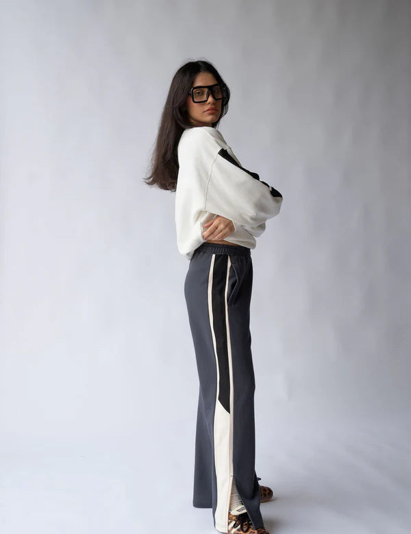 AJ_JFM_Studio_Sencillo-82_600x_3a36bf38-6113-495e-b986-2394bc426b52.webp