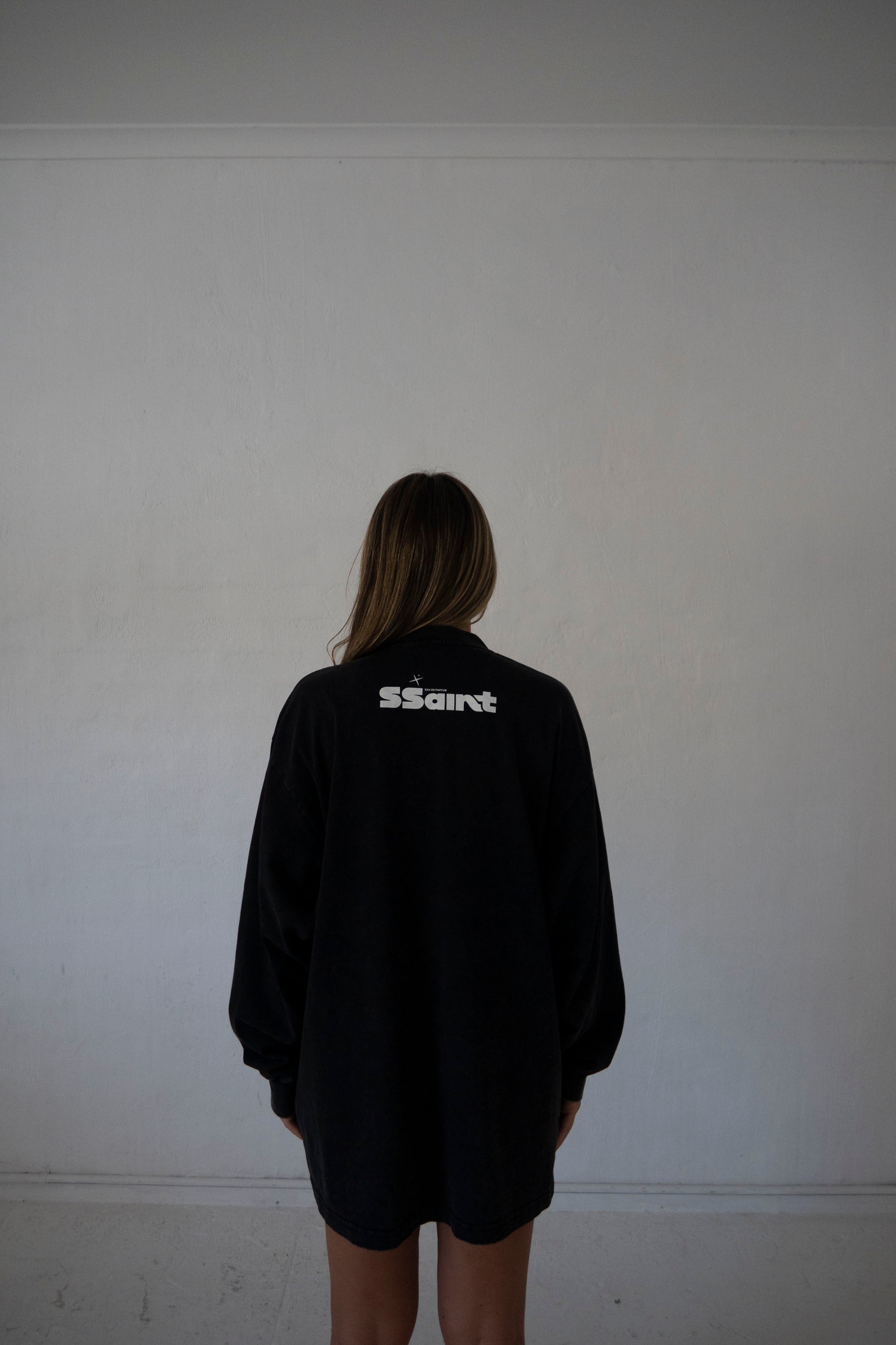 SSAINT REFLECTIVE V NECK TEE BLACK *PRE ORDER**