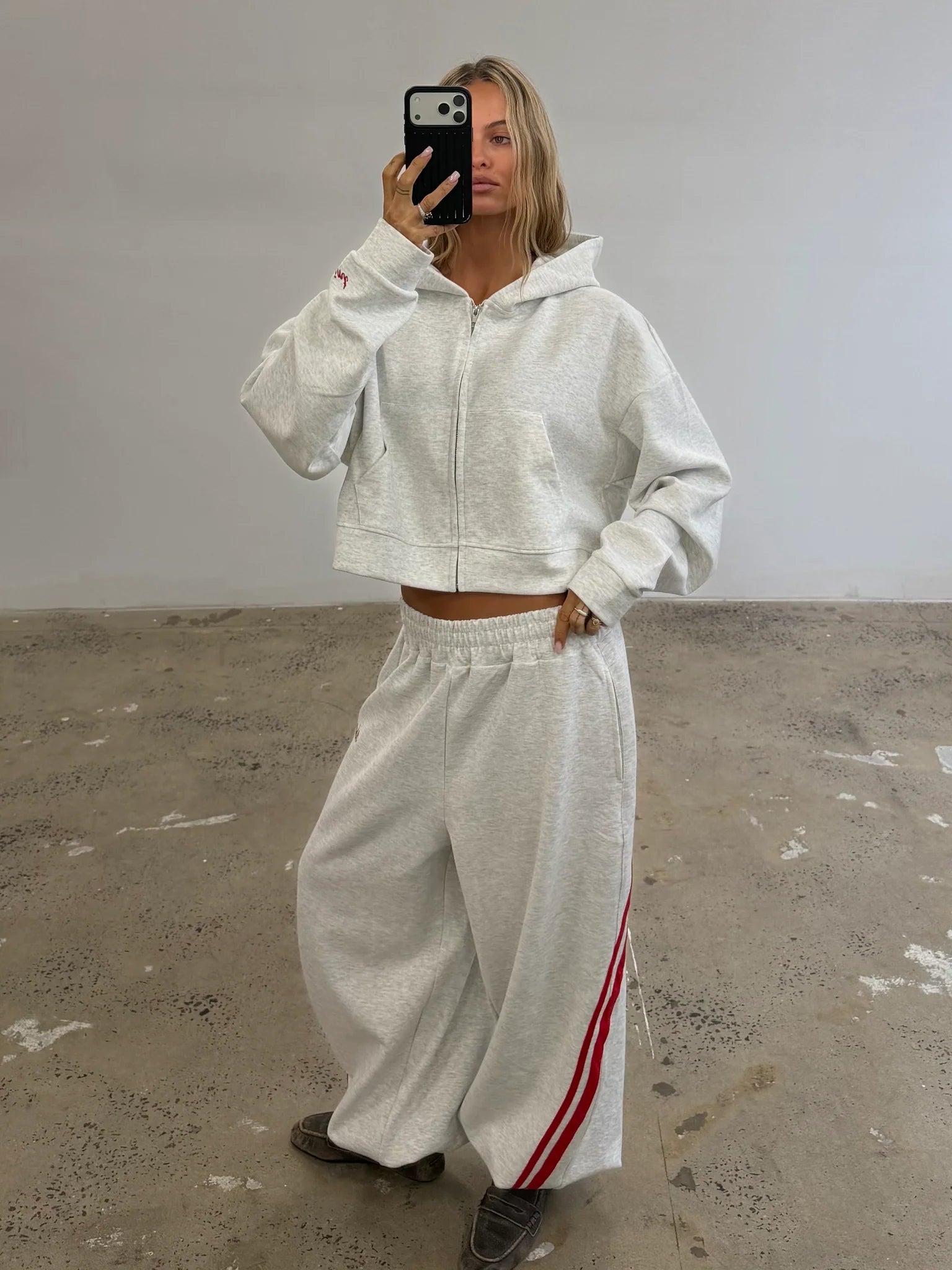 ŚSAINT Cropped Hoodie — Grey/Red
