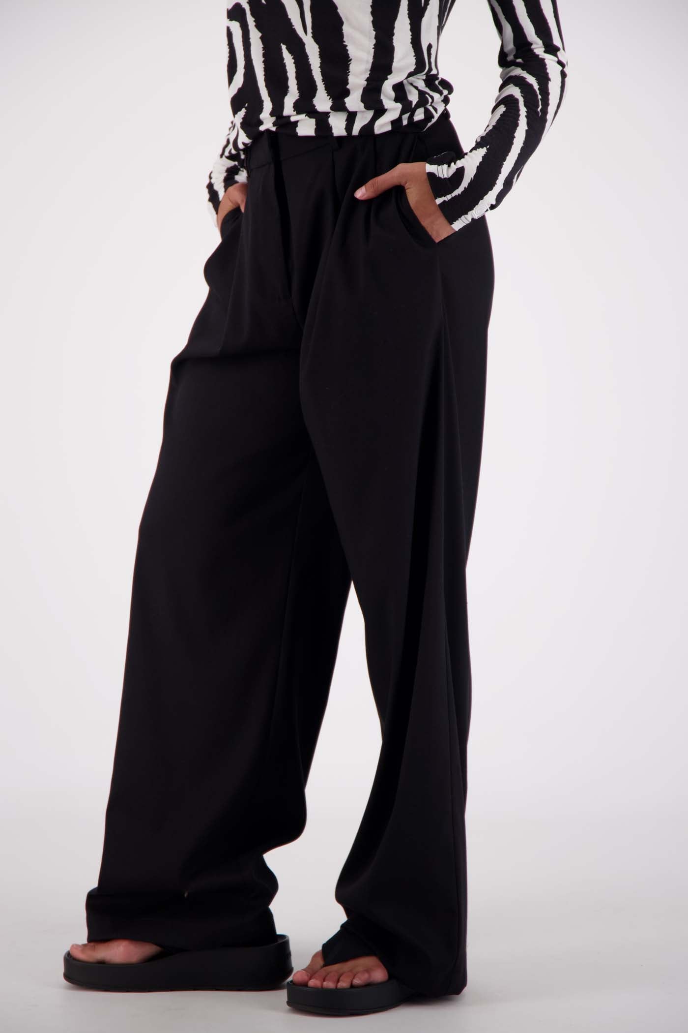 Jasmine Alexa Gigi Trouser Black, side view, belt loops, relaxed tailored fit