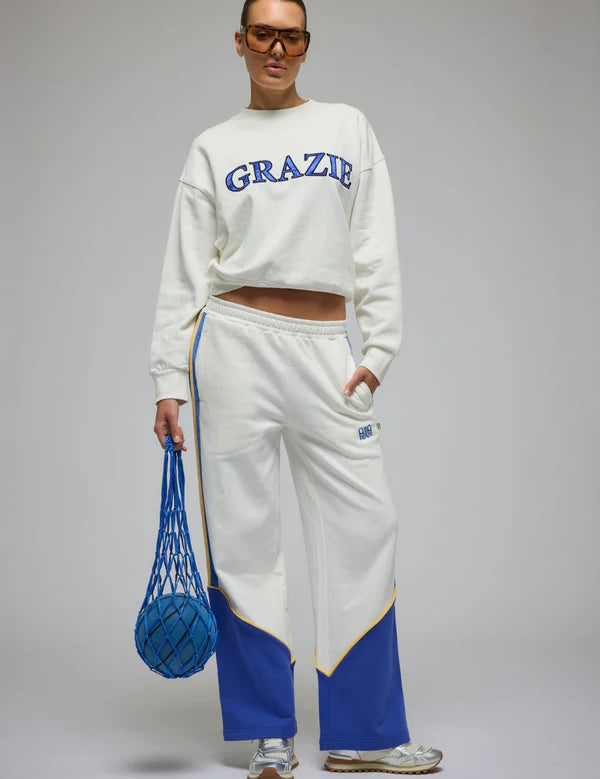 GrazieSweatshirtWarmWhite.webp