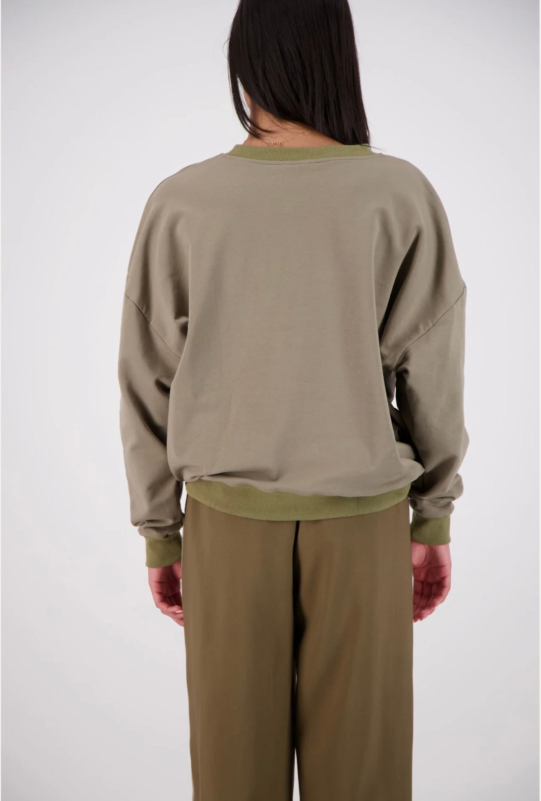 Jasmine Alexa Relaxed Crew Neck Sweatshirt - Olive