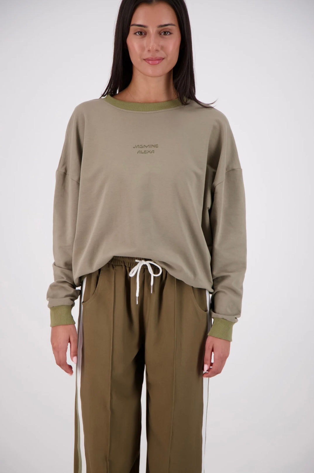 Jasmine Alexa Relaxed Crew Neck Sweatshirt - Olive