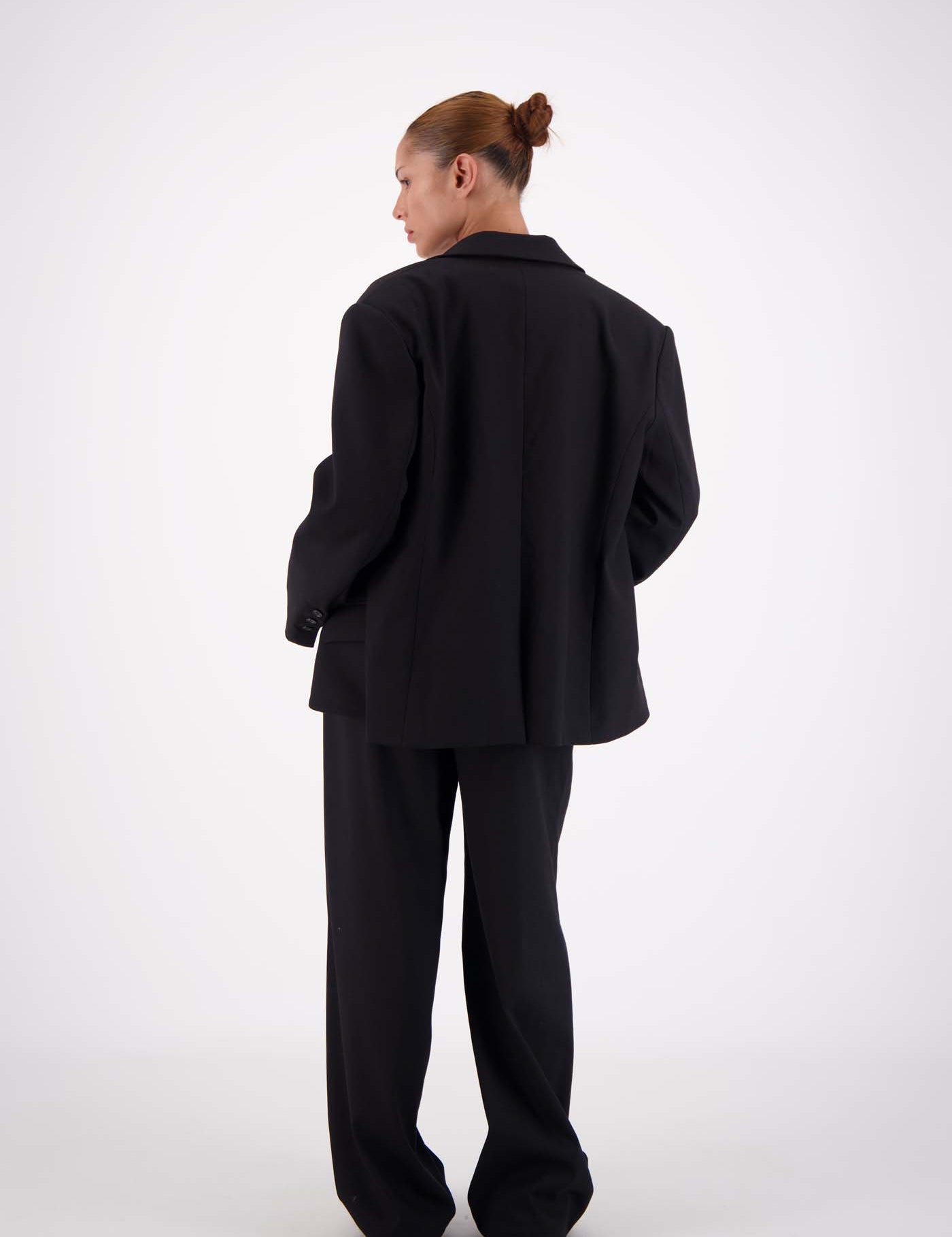 Jasmine Alexa Sabine Blazer Black back view, showing back split and oversized fit