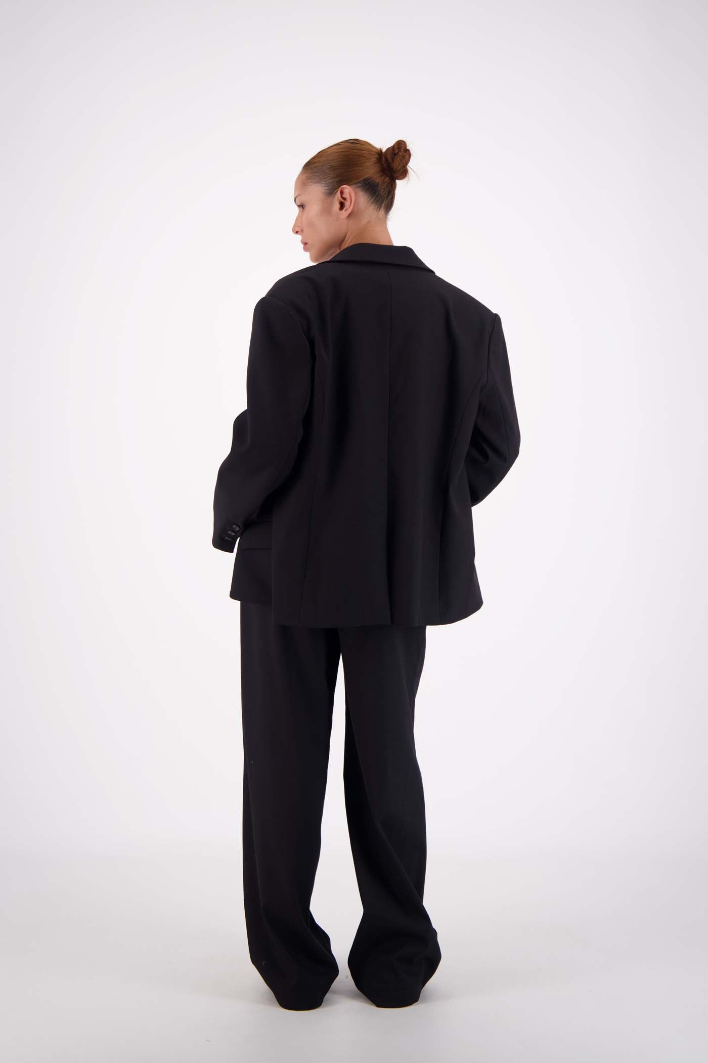Jasmine Alexa Sabine Blazer Black back view, showing back split and oversized fit