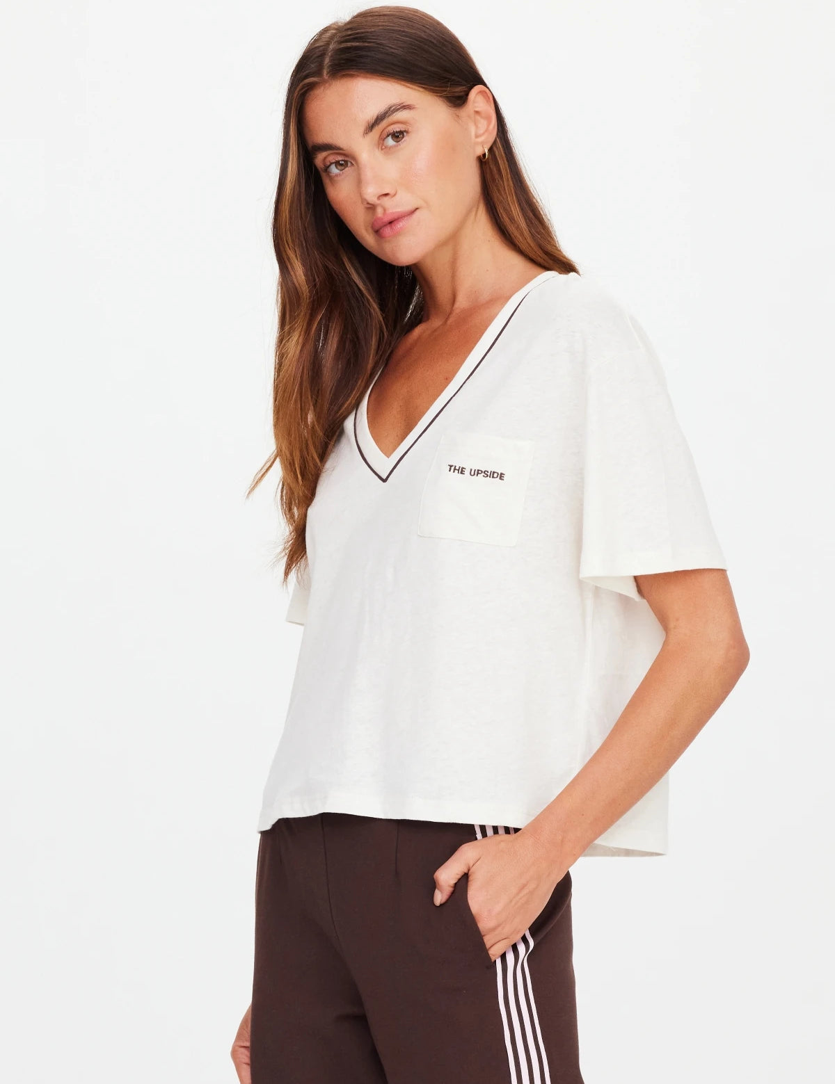 women model wearing The Upside Elina v neck tee in coconut organic hemp cotton – Wild West Sisters