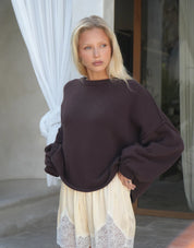 Luna Lane Juni Sweater in Chocolate – oversized relaxed knit sweater with white pants