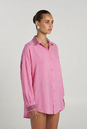 Summi Summi Sig LS Shirt in Petal, oversized silhouette, cupro rayon blend SIDE VIEW