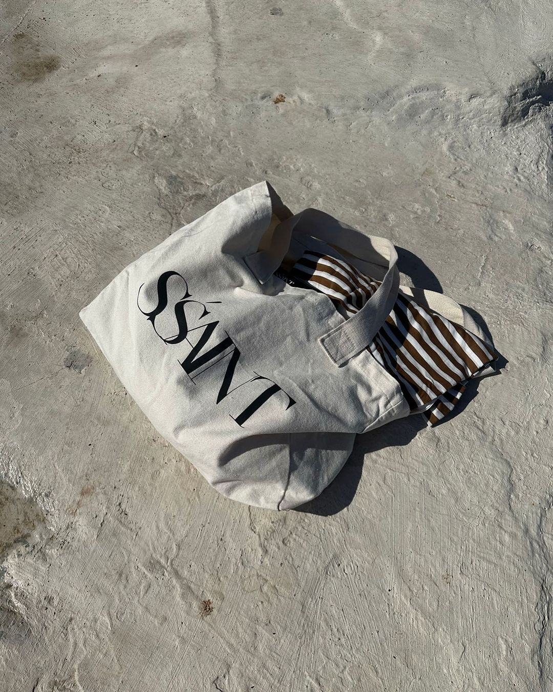 SŚAINT TOTE CANVAS